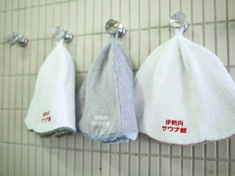 「伊勢丹サウナ館」とコラボレーションしたサウナハット第２弾が発売